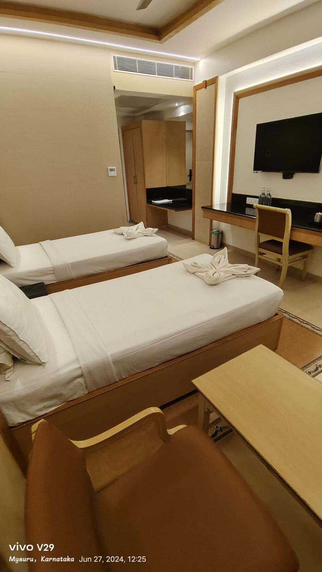Hotel Roopa Maisur Dış mekan fotoğraf